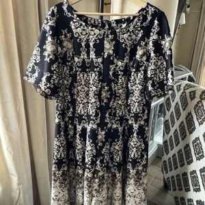 Julian Taylor Black & Ivory Pattern Dress 18W 1X Knee Length